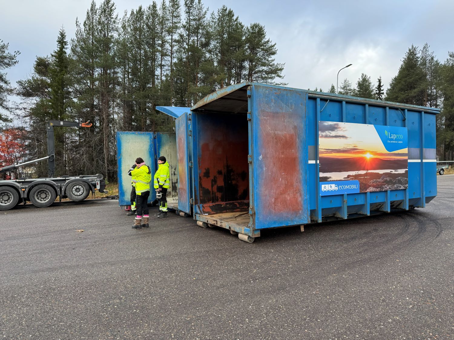 Liikkuvan jäteaseman vastaanotto Savukoskella syksyllä 2025